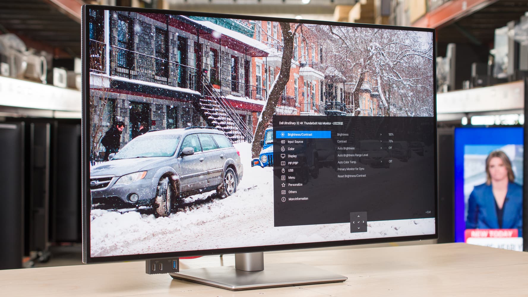 Dell U3225QE